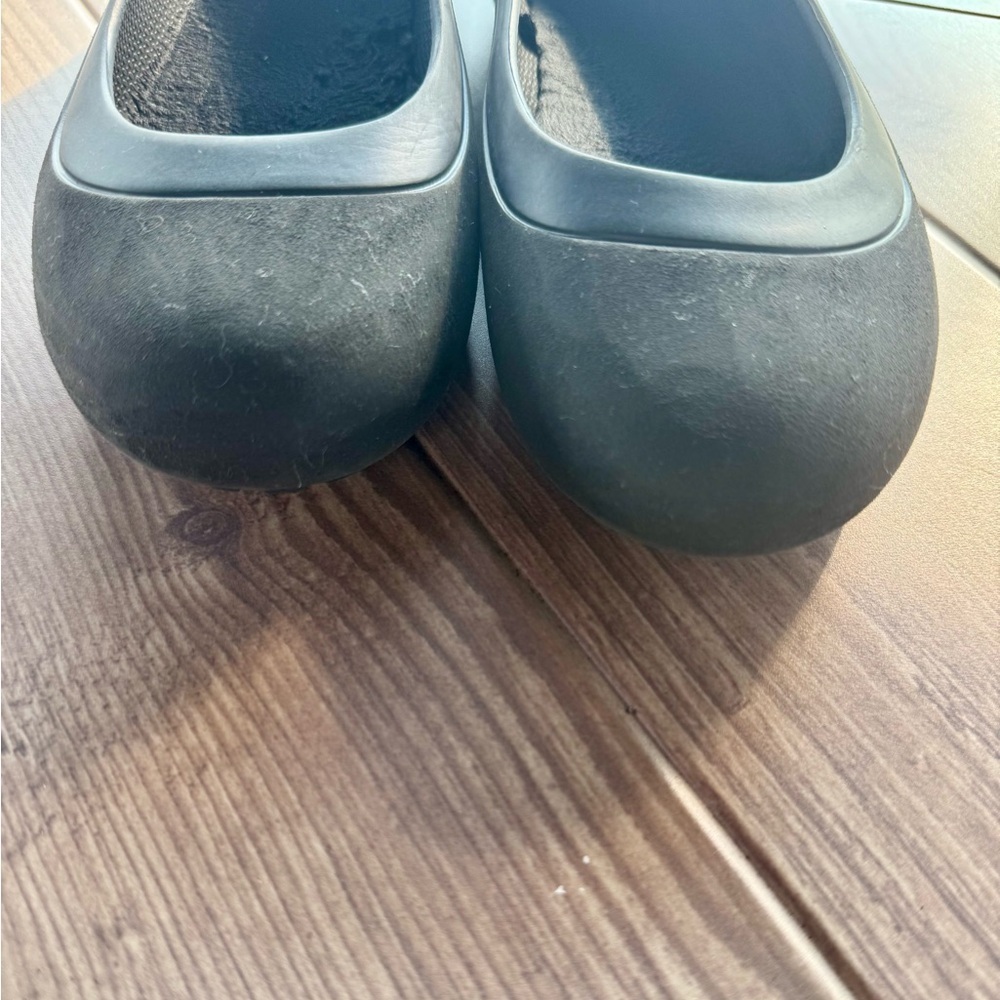 CROCS l Mammoth Lined Black Ballet Flats l Size: W8 - Picture 9 of 11
